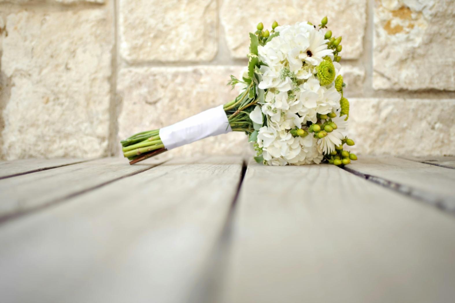 Line and Movement in Floral Composition: What the Theory Looks Like in Practice